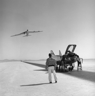 Illustration for article titled Godspeed, Bill Dana, legendary test pilot and aerospace pioneer